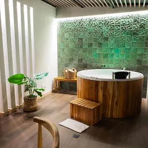 Black Tower Premium Otel